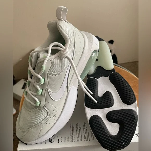 Green Nike Air Max Verona Leather And Nubuck Sneakers Nike Shoes